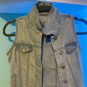 Kids Old Navy Denim Vest Light Blue Size XL (14)